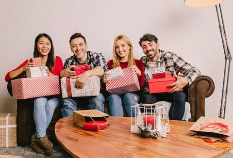 The Joy of Giving: Strengthen Relationships with Group Gifting